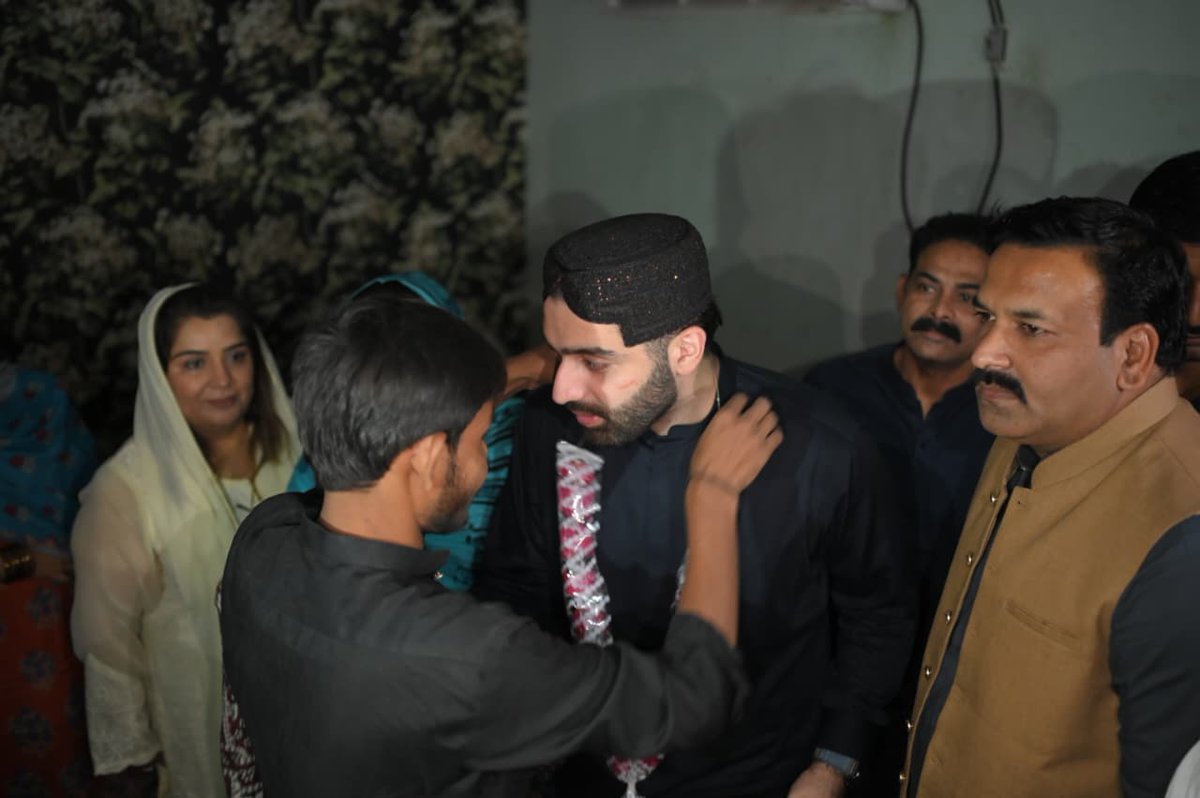 LashariAza85851's tweet photo. اس موقع پر پی ایس 63 کے ٹکٹ ہولڈر، پی پی پی خواتین ونگ حیدرآباد کی قیادت،
ٹاؤن چیئرمینز اور پارٹی رہنماؤں کی بڑی تعداد بھی موجود تھی۔
متحد قیادت، مضبوط پارٹی ✊
#PPPTeam https://t.co/KkRYOgQawZ