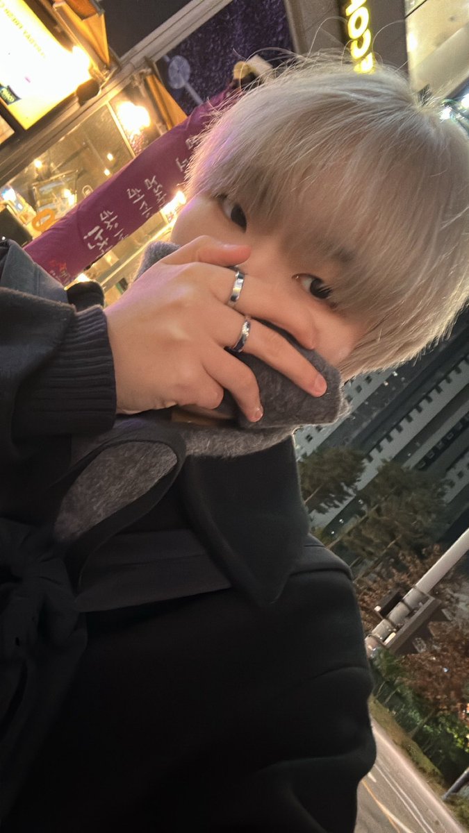 은발이 리즈이긴했어..
#레즈 #e쪽 #레친소