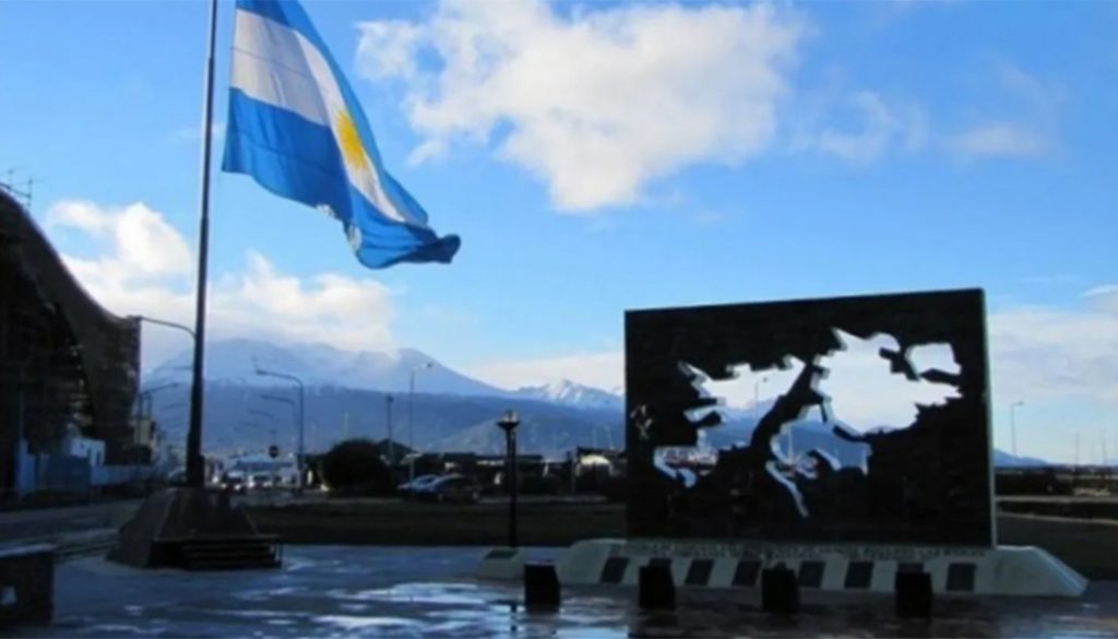 La_Parca_'s tweet photo. Malvinas Argentinas: ayer, hoy, mañana y siempre
#MalvinasVolveremos #MalvinasArgentinas https://t.co/1G1oWBFDx4