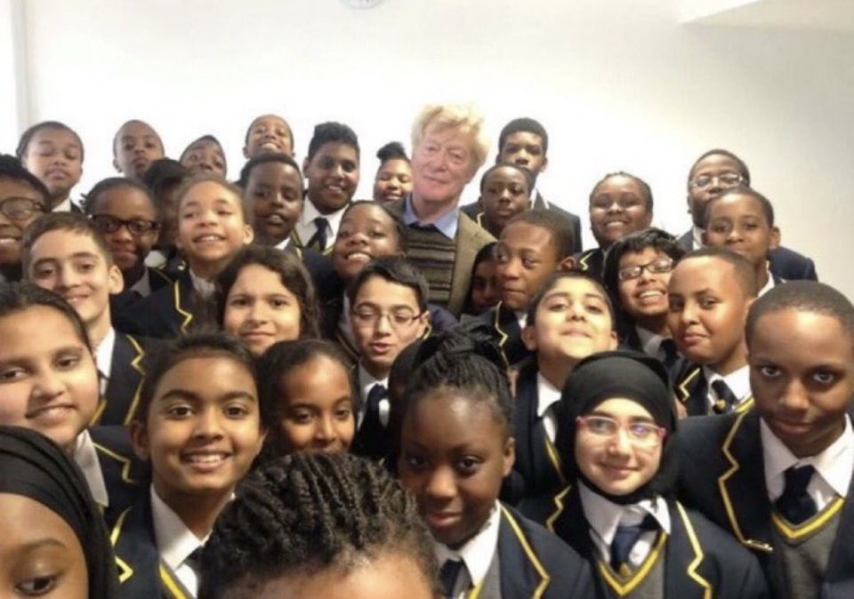 Lozzy B 🇦🇺𝕏 tweet media