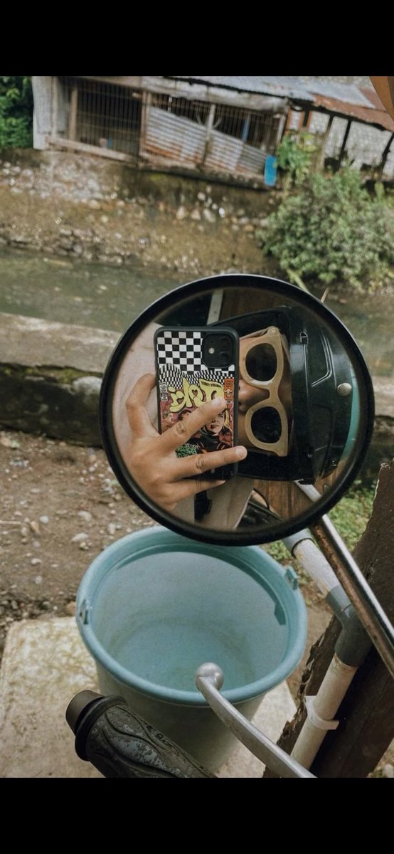 Cikibuncit's tweet photo. @tanyarlfes Aku pake casing iphone yg ini, tema Loki. Bahan gak gampang kuning kak + ga licin di tangan
https://t.co/4FaixsEYaT https://t.co/c2xQ4TJvGx