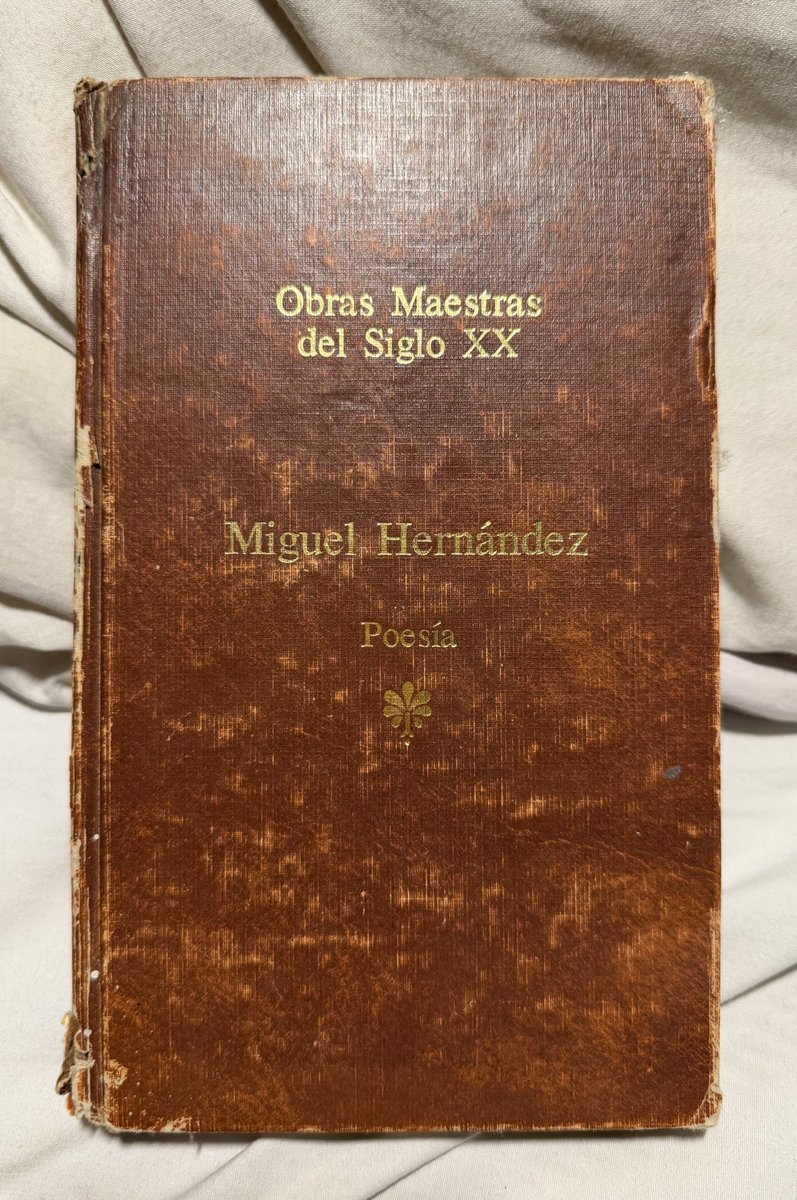 gojauregui's tweet photo. Lean este poema de Miguel Hernández. 

“No pudimos ser. La tierra no pudo tanto”. https://t.co/wA0jxrYYV0