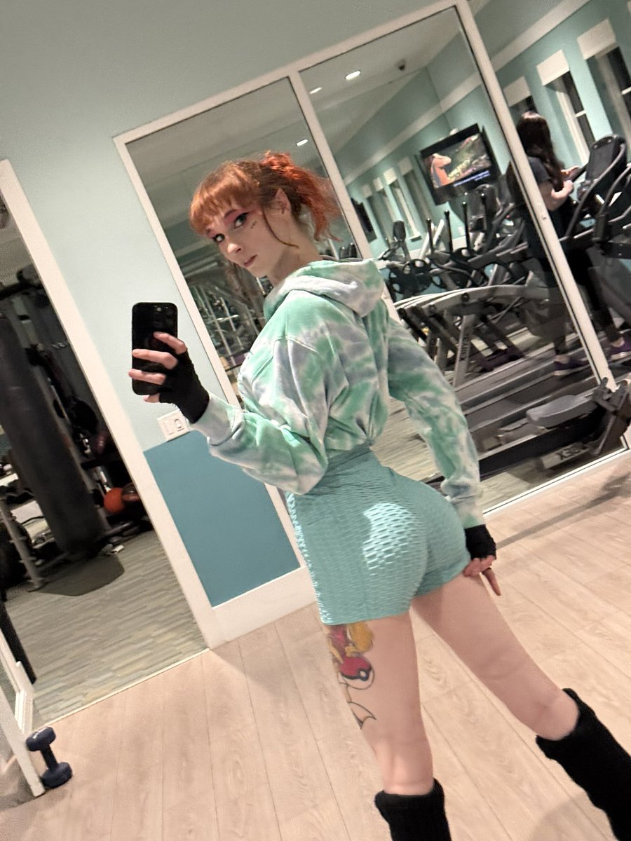 PixiePlaysGamesX tweet media
