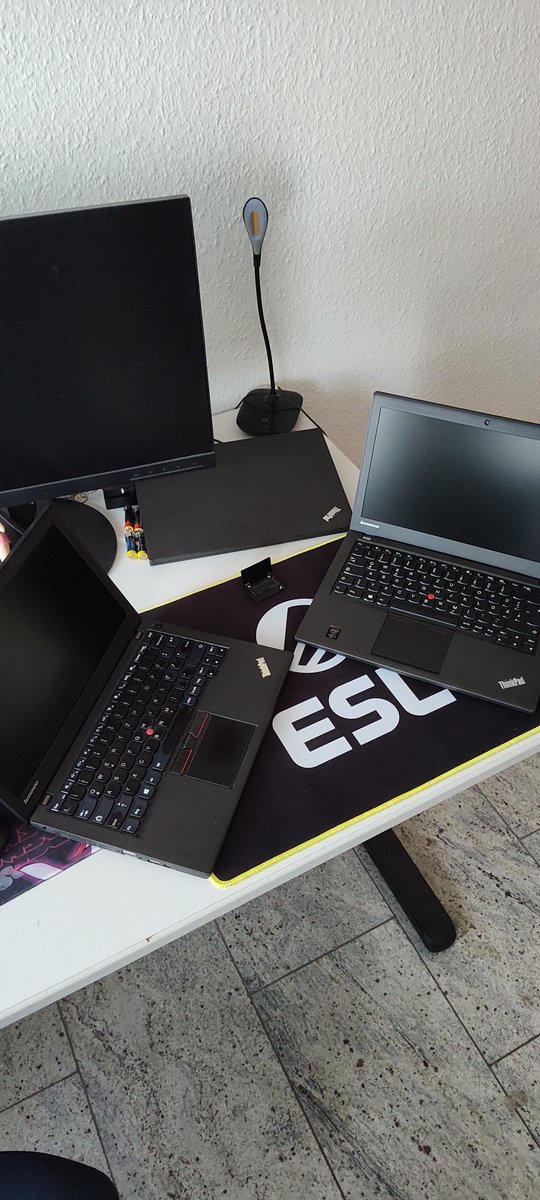 Tom_ZR_Race's tweet photo. #ThinkPadThursday is here.
This time a little appreciation for the X series of #ThinkPad. My most loved series as they are small, versatile and are your go to anywhere machines.
Here a X250, X240 and X270 - the latter my trusty homeoffice machine
#ThinkSmall #LenovoIN
@Lenovo https://t.co/Gj8CAXbhdz