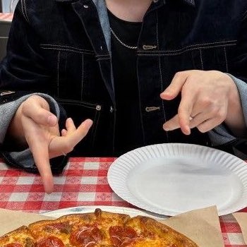 dino’s hands tweet media