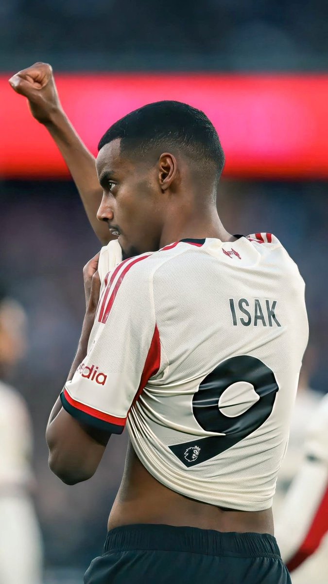 VICKSØN🐻 tweet media