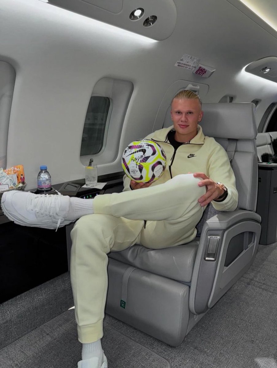 𝑱𝑨𝑲𝑬 🇬🇭 tweet media