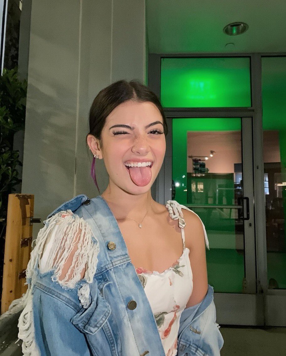 charli slave 💅 (NSFW) tweet media