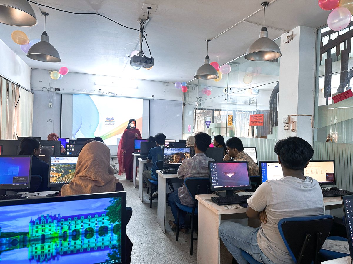 CodersTrust_BD's tweet photo. বনানী ব্রাঞ্চে শুরু হয়ে গেল Graphic Design with AI কোর্সের নতুন ব্যাচ।ভবিষ্যতের ডিজাইনার হওয়ার দৌড়ে আপনি পিছিয়ে নেই তো? 
For more details visit: https://t.co/WaWgBRzlng
#Graphicdesign #Skill #Development https://t.co/6lnIorxgvm
