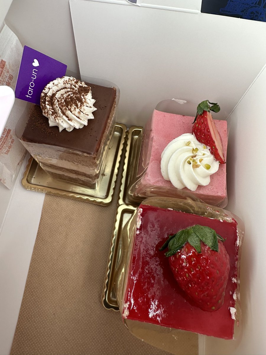 40万盗られたあやっこ＼(^o^)／ tweet media