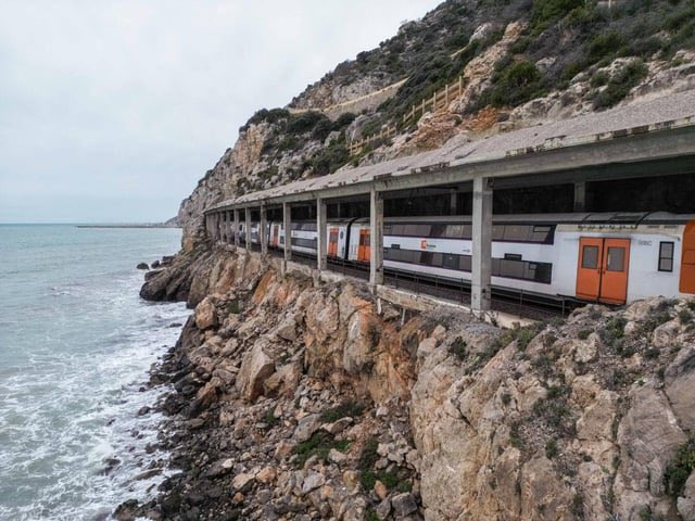 Ezpoiler tweet media