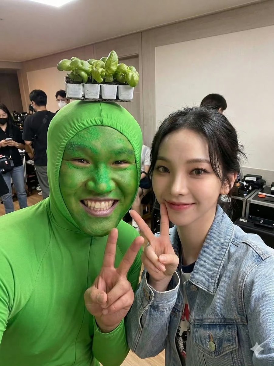 옷이 달라서 뭐지 했는데 아니구나