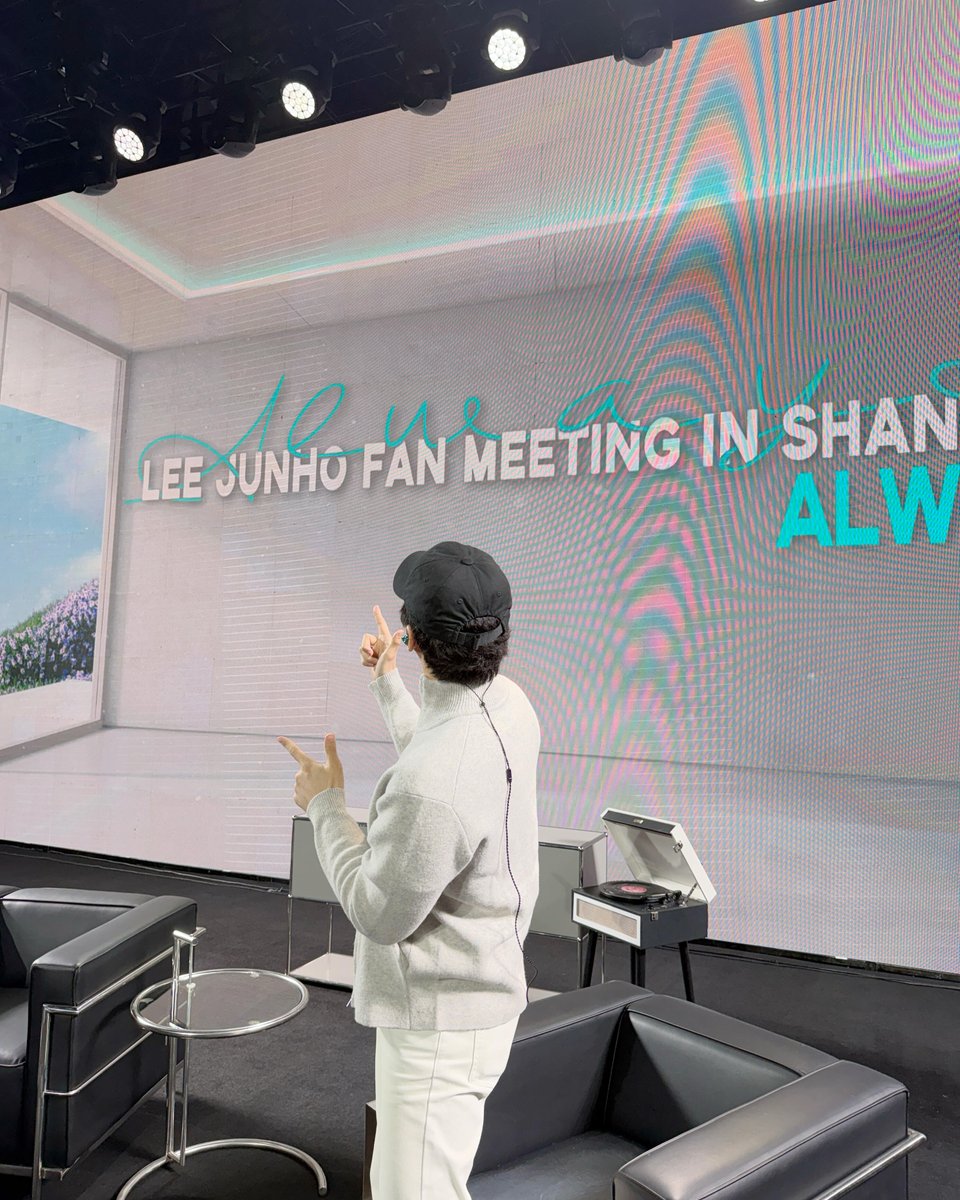 Ϯαίψσ☀️ tweet media