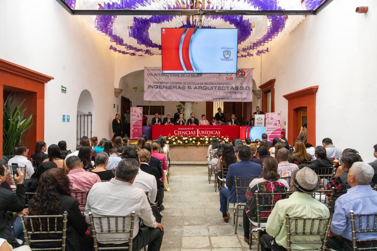 SMI_Nacional_'s tweet photo. #LaNota "La SMI reafirma su compromiso con la equidad y el liderazgo femenino. A través de la @CenMujeresSMI encabezada por la Ing. Dafne García Aquino, impulsamos el talento que transforma a México." @fuensantaGuerr4 @CNOPNacional
@Javier_CasiqueZ @alitomorenoc @DRJMM_ #Mujer3.0 https://t.co/00Yaos3bVG