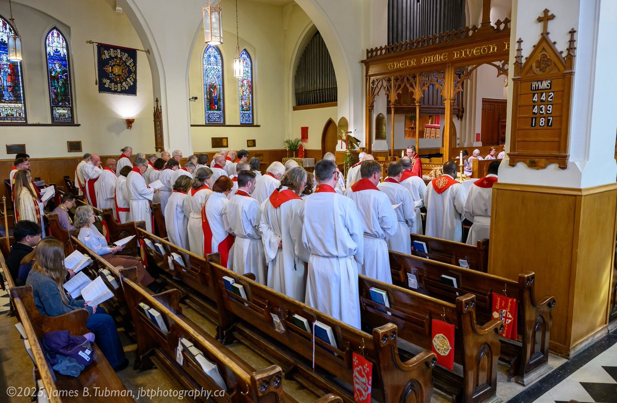 Pastor_Fergus's tweet image. On Holy Tuesday, I had the joyous privilege of sharing at the Cathedral the Service of the Renewal of Ordination Vows and the Blessing of Oils with Rev. Chris, Rev. Grace, and my other brother and sister clergy! (Thank you, Chris, for the ride!)