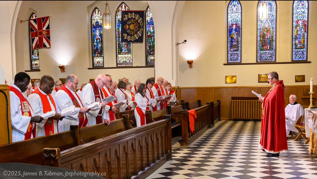 Pastor_Fergus's tweet image. On Holy Tuesday, I had the joyous privilege of sharing at the Cathedral the Service of the Renewal of Ordination Vows and the Blessing of Oils with Rev. Chris, Rev. Grace, and my other brother and sister clergy! (Thank you, Chris, for the ride!)