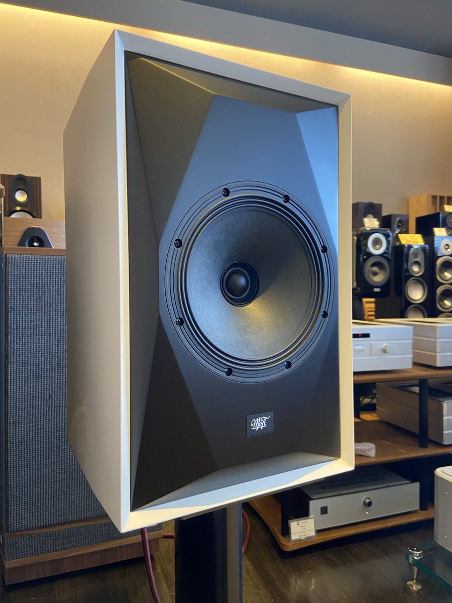 MaxaudioA's tweet photo. MoFi Electronics/Source Point8
同軸ドライバーにより定位感が抜群で、音場も広いです♪
小倉本店でご試聴いただけます😊
#maxaudio
#maxaudio
#MoFi_Electronics
#SourcePoint8 https://t.co/19Iy2zLxhz