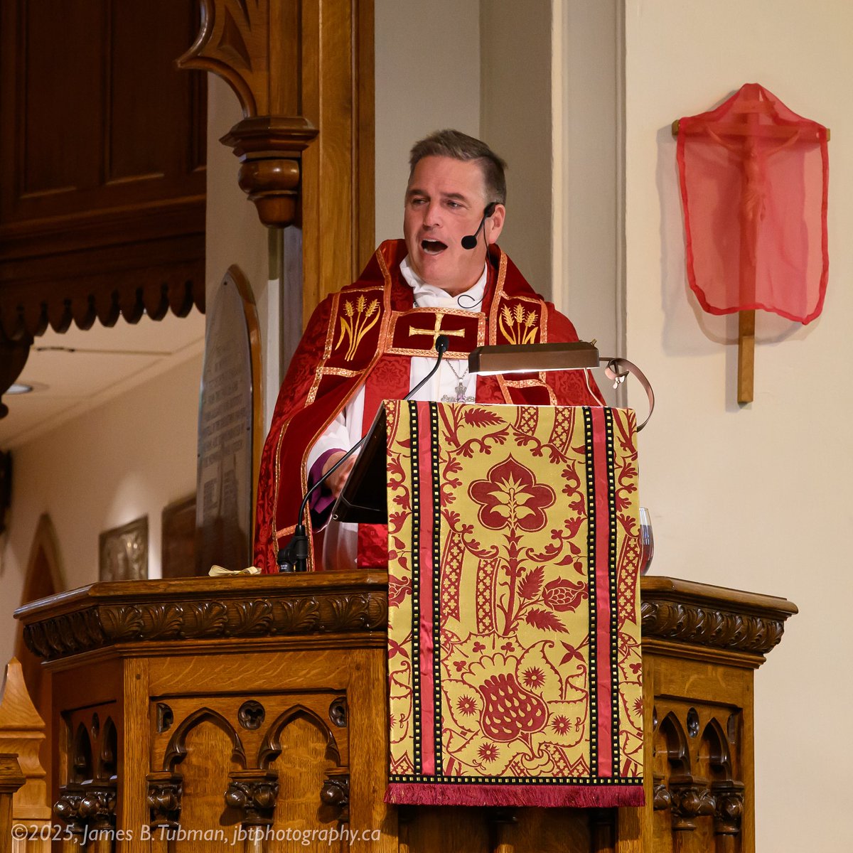 Pastor_Fergus's tweet image. At the Cathedral Service on Holy Tuesday, our Assistant Bishop, the Rt. Rev'd Michael Hawkins, preached a most powerful Sermon. You can see it via this link: youtube.com/watch?v=TBXkPA…. The Sermon begins at 28:29.