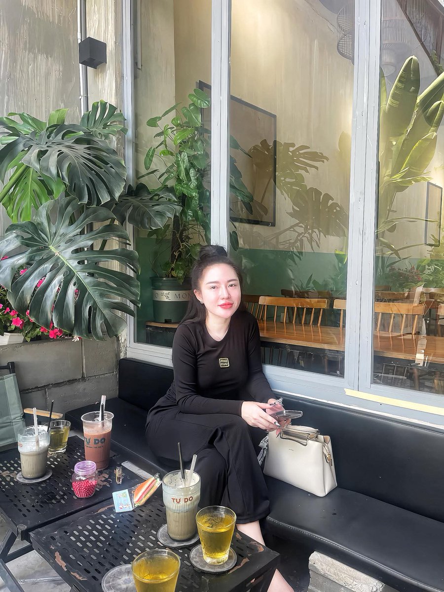 Lê Nguyệt tweet media