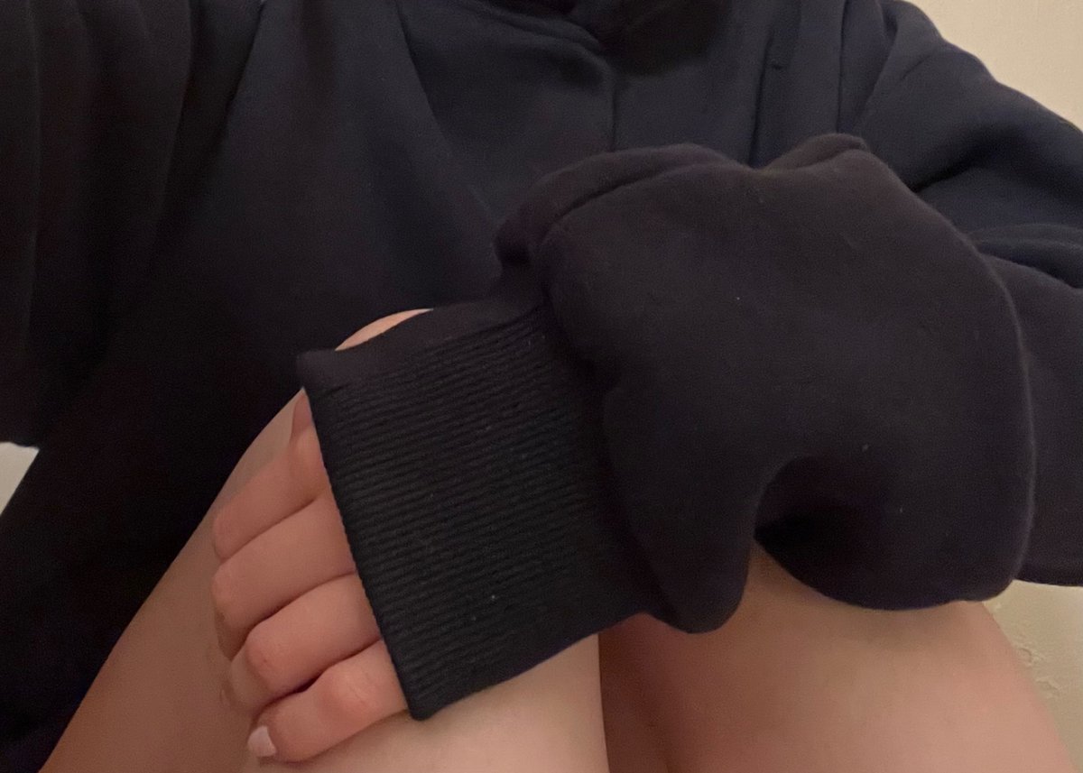 strawb // maintaining tweet media