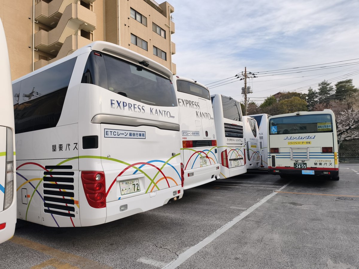 ENDLESS1963's tweet photo. リフトで整備中の車両にも関わらずご対応いただいた関東バス整備センターの皆様に、心より御礼申し上げます。ありがとうございました。(Y) https://t.co/hft3AVahzA