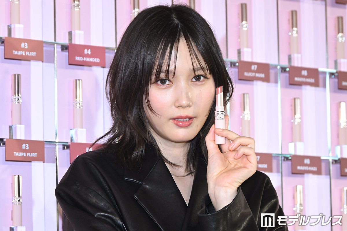 YSL LOVENUDE HOTEL TOKYO💄】 本田翼、レザーワンピ×黒ストッキングで