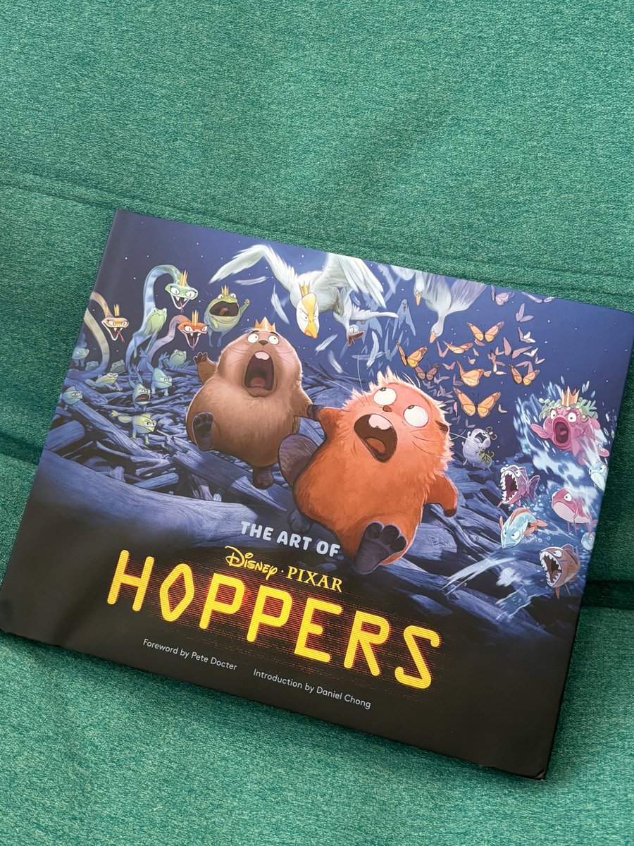Greenoracle31's tweet photo. アメリカ🇺🇸からやっと届いた〜🦫
何気にPixarのThe art ofシリーズは初めてお迎えした。モフモフたちみんなかわいい🩷　ゆっくり眺めよう♪あー最高😃最近のピクサーの映画でダントツになんか好きだ
#hoppers  
@threebarebears https://t.co/5DGcZVxKzr