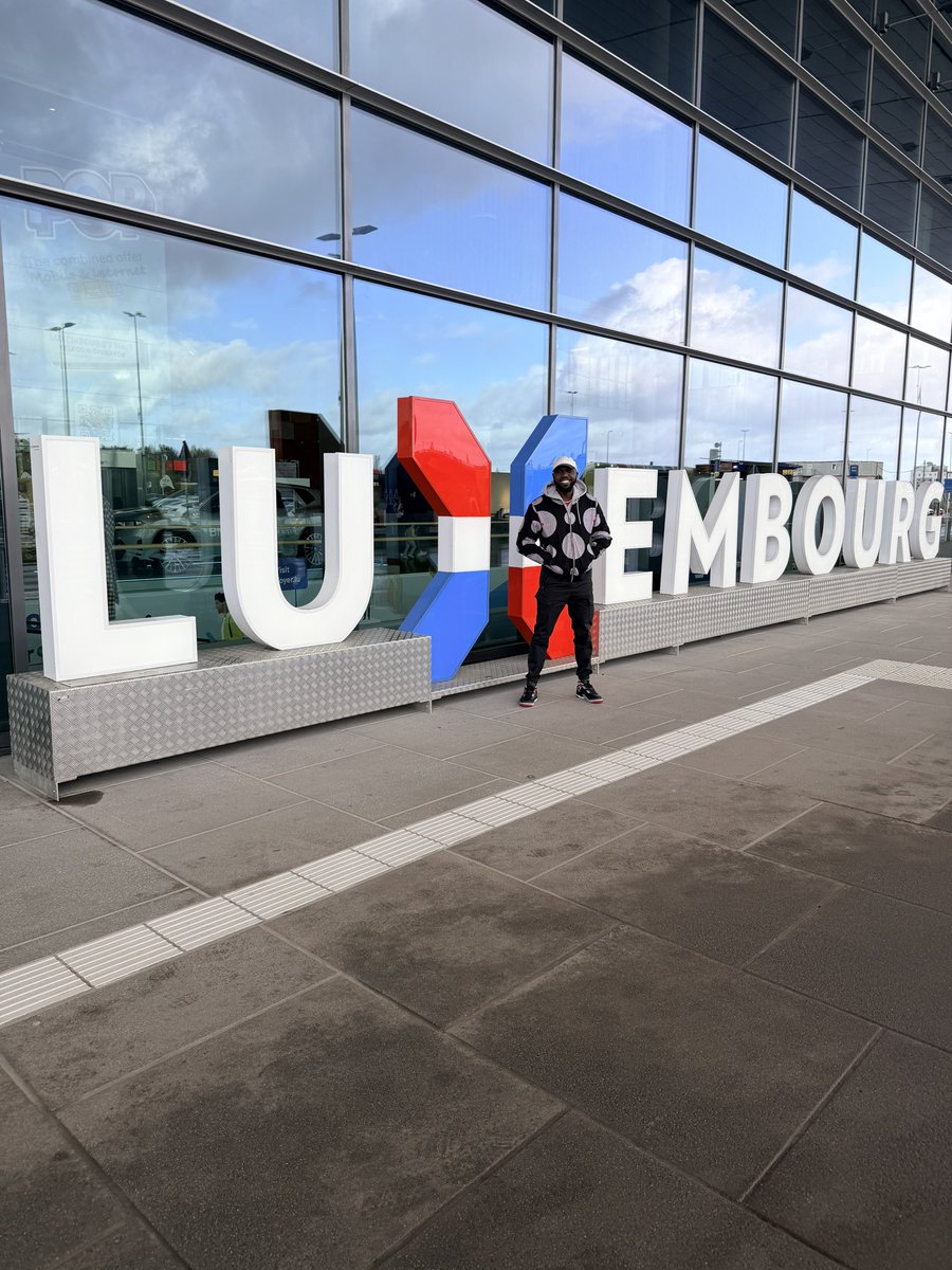 Larry Madowo tweet media