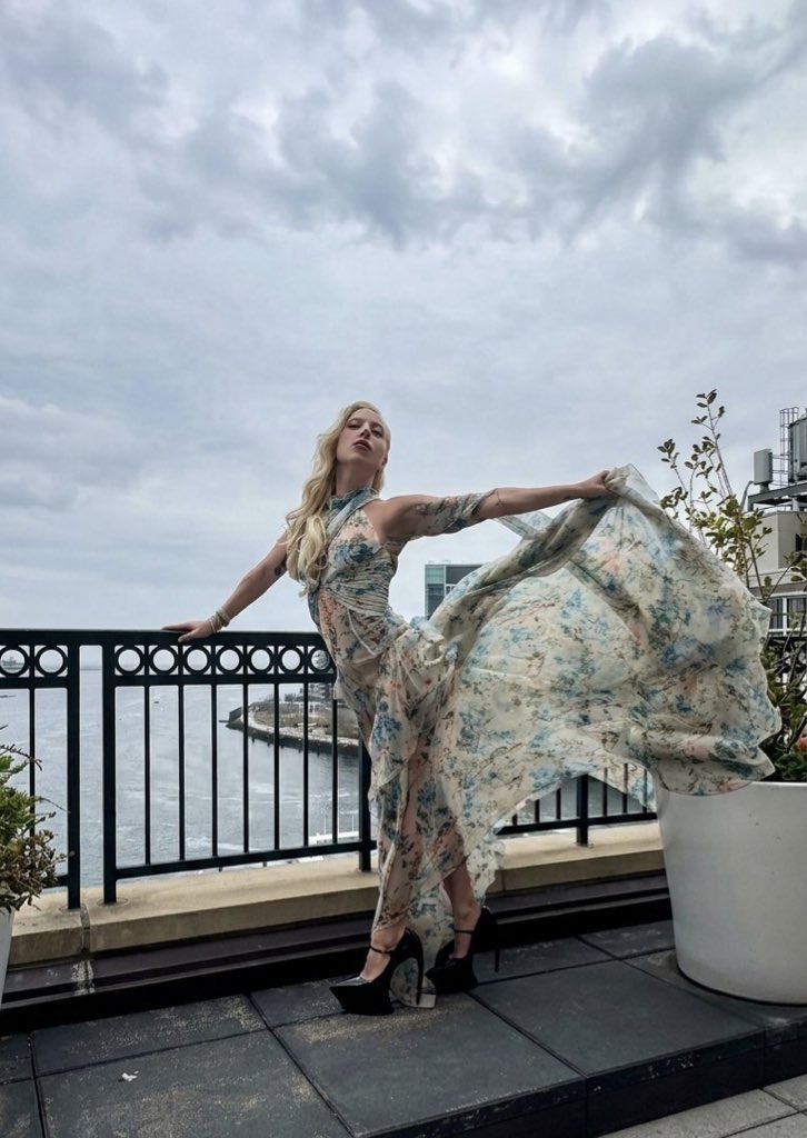 pop culture gal tweet media