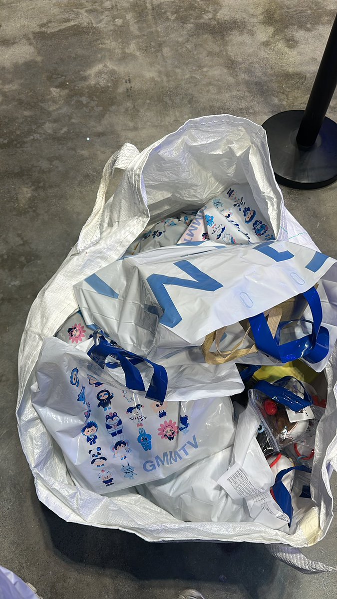 Between_S(pare) tweet media