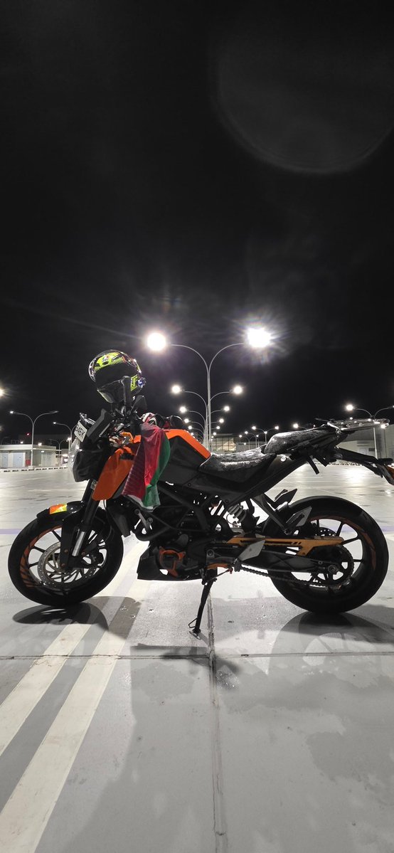 So...I have been occupied the past few months but I am back to making costumes. 
(Also, if you happen to see my bike acc on IG, it's cringe)