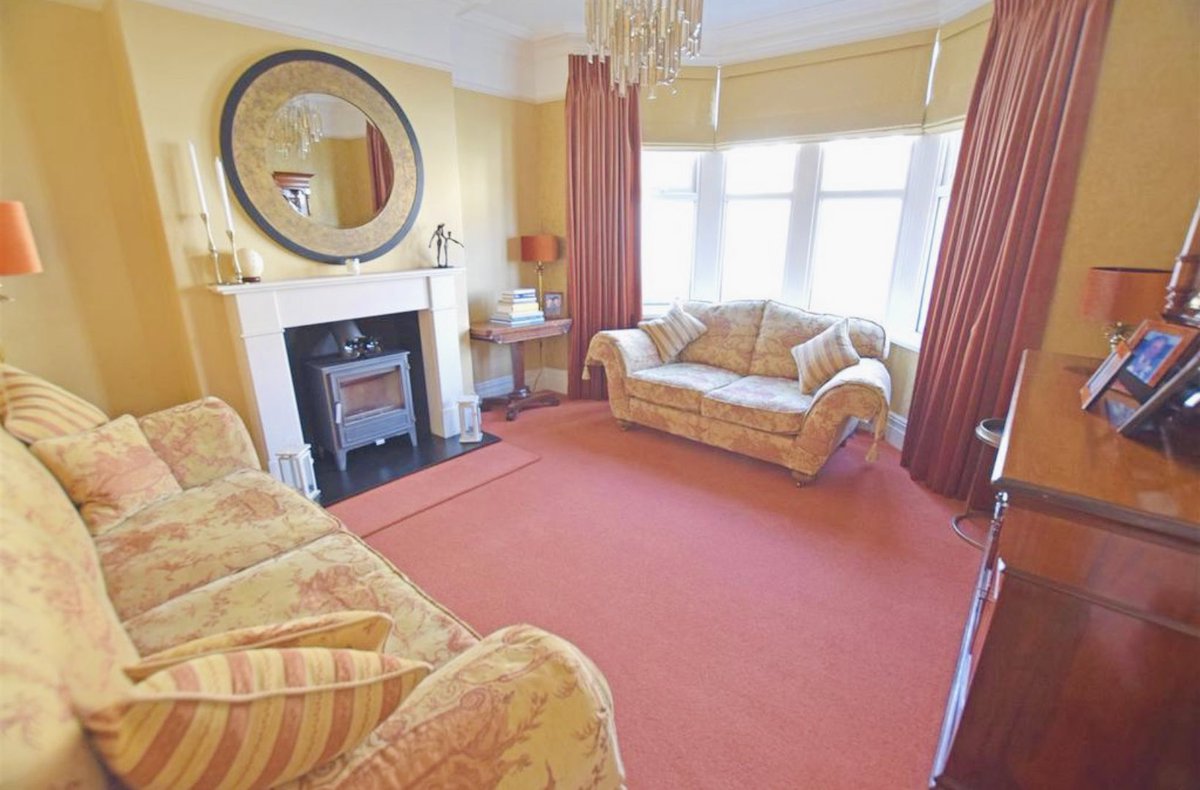 Michael_JonesCo's tweet image. For Sale on Laytonia Avenue, Gabalfa, Cardiff is this exceptional home that offers stylish, spacious, and versatile accommodation in a highly desirable layout. View more information on our website michaeljonesandco.com/properties-for… #forsale #house #property #gabalfa #cardiff #home #cf14