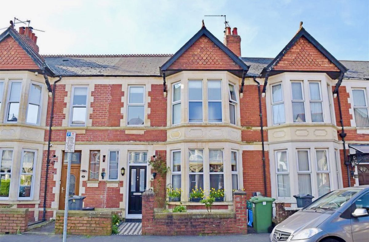 Michael_JonesCo's tweet image. For Sale on Laytonia Avenue, Gabalfa, Cardiff is this exceptional home that offers stylish, spacious, and versatile accommodation in a highly desirable layout. View more information on our website michaeljonesandco.com/properties-for… #forsale #house #property #gabalfa #cardiff #home #cf14