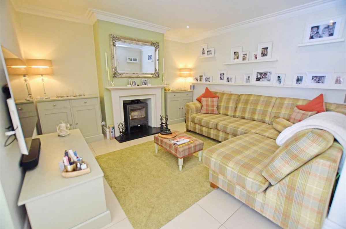 Michael_JonesCo's tweet image. For Sale on Laytonia Avenue, Gabalfa, Cardiff is this exceptional home that offers stylish, spacious, and versatile accommodation in a highly desirable layout. View more information on our website michaeljonesandco.com/properties-for… #forsale #house #property #gabalfa #cardiff #home #cf14