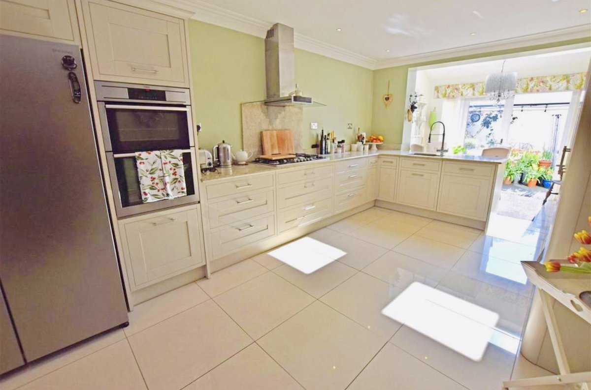 Michael_JonesCo's tweet image. For Sale on Laytonia Avenue, Gabalfa, Cardiff is this exceptional home that offers stylish, spacious, and versatile accommodation in a highly desirable layout. View more information on our website michaeljonesandco.com/properties-for… #forsale #house #property #gabalfa #cardiff #home #cf14