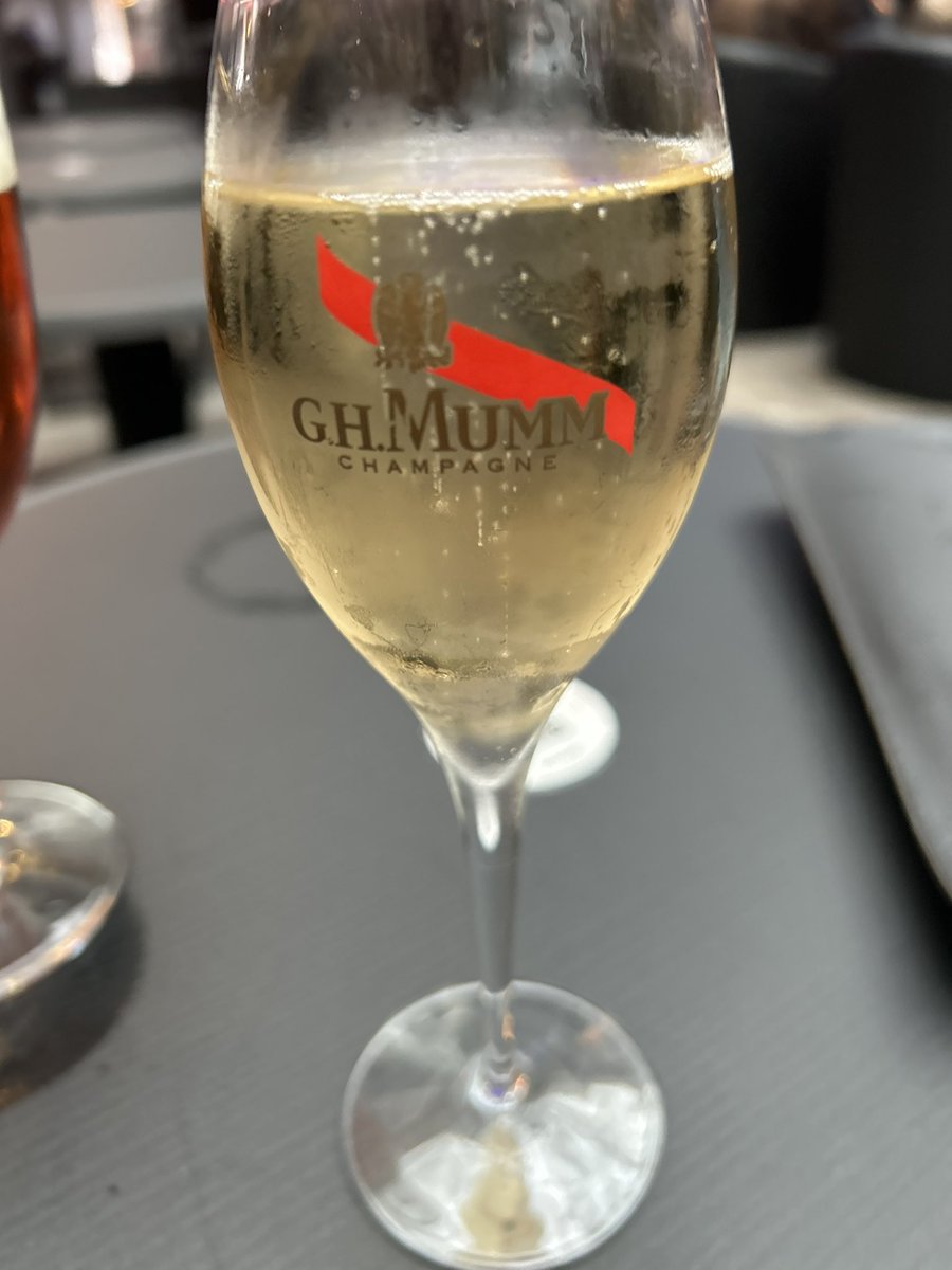 Bastien 🛫 tweet media