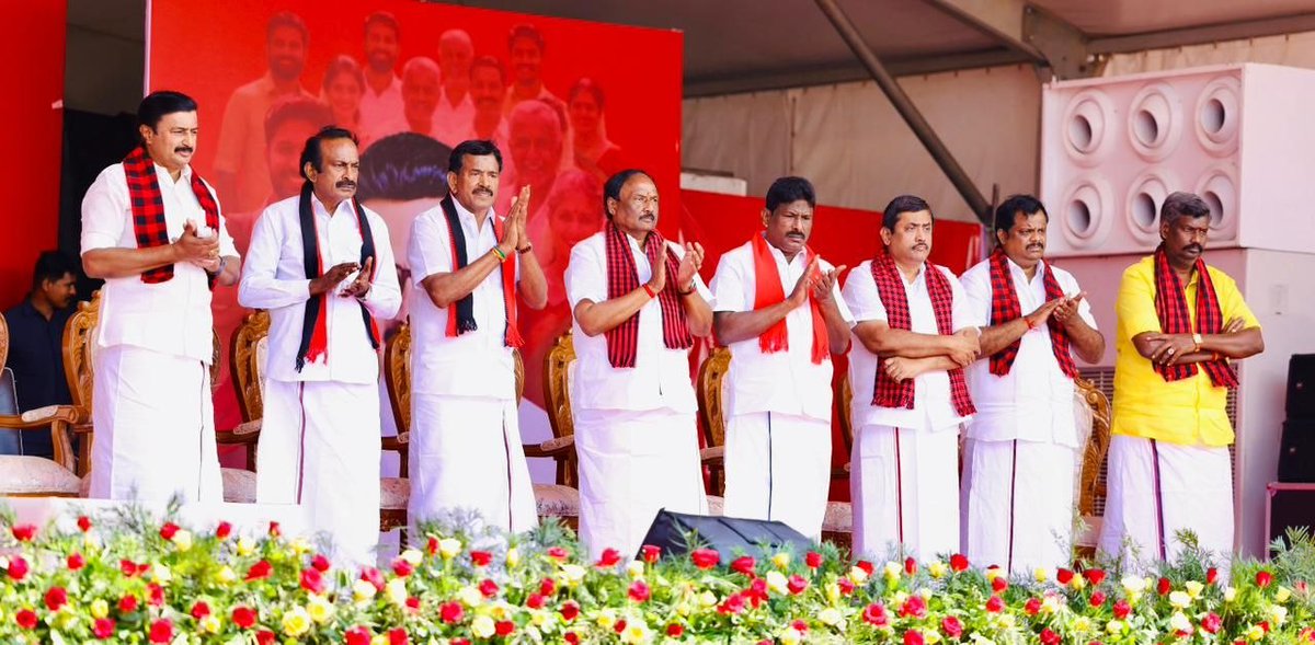 DMKITwing's tweet photo. பெரியார் பிறந்த மண்ணில், திராவிட மாடல் ஆட்சியின் சாதனைகளை விளக்கி, மதச்சார்பற்ற முற்போக்கு கூட்டணியின் வேட்பாளர்களுக்கு ஆதரவாக கழகத் தலைவர் மாண்புமிகு முதலமைச்சர் திரு. @mkstalin அவர்கள் வாக்கு சேகரித்தார். எங்கு நோக்கினும் ஆரவாரம்! எத்திசையிலும் உதயசூரியன் முழக்கம்!

தேர்தல் நாள்: ஏப்ரல் 23 - வாக்களிப்பீர் உதயசூரியன் 🌄

#VoteForDMK