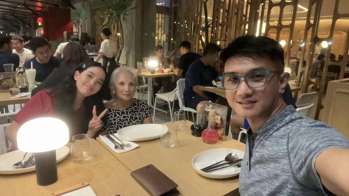 blueripples's tweet photo. After feeding our souls in the Visita Iglesia, time to feed our bodies in #Manam at Ayala, Triangle. https://t.co/4hlsr8YSWm
