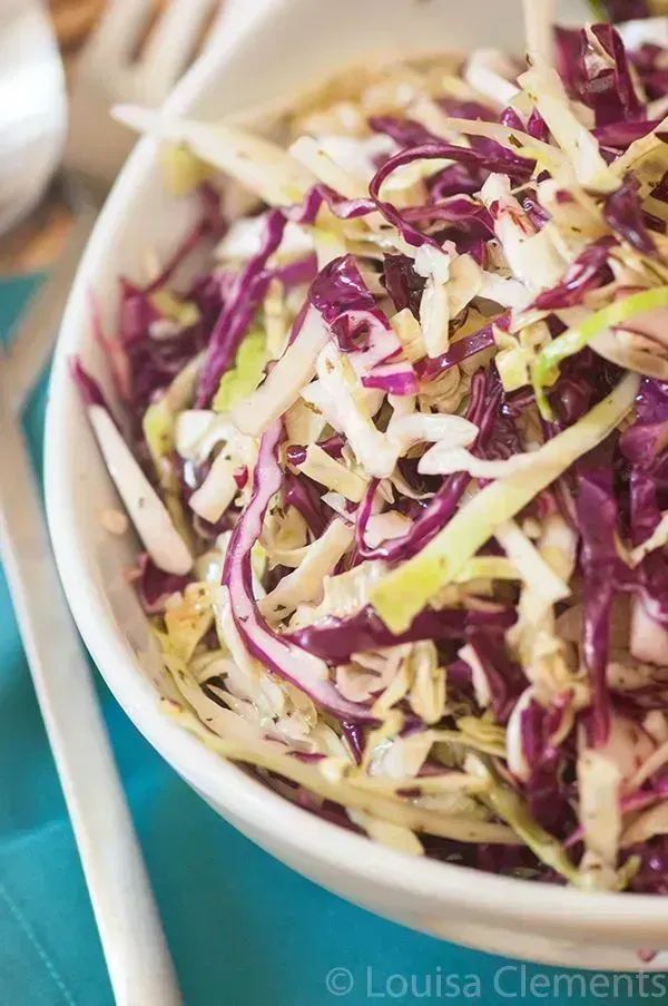 Living_Lou's tweet image. Coleslaw with Italian dressing adds freshness to your meal! Buy some cabbage and ENJOY. 💕

RECIPE: buff.ly/2s05KOi
#salad #cabbage