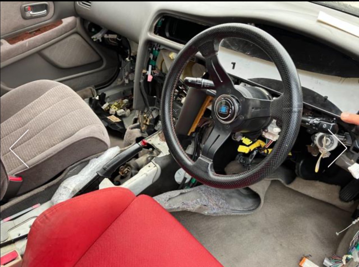 nakach_jzx100's tweet photo. 売りに出してるのヤフオクの間違えじゃ無いですか？！

色々部品無い……

今の時代、この値段ならお得なのか？…… https://t.co/CqNmUYAEwk