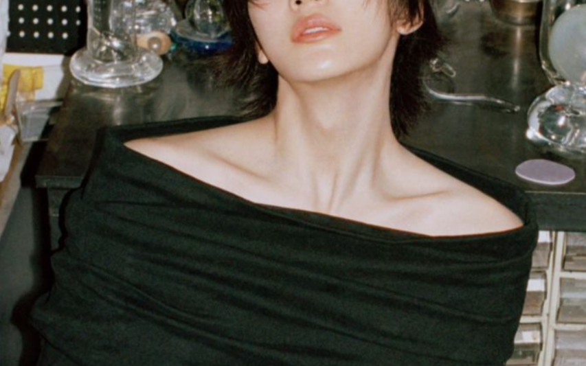 cheolhanglazer's tweet photo. jeonghan's collarbone appreciation post https://t.co/eqW2Bj6NWp