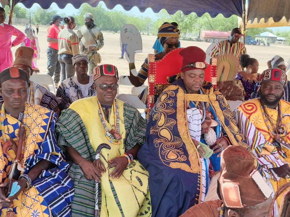 ManyoroState's tweet photo. YARA PIO PE PROFESSOR PWAKWEAH ATUDIWE ATUDIPARE MANCHI III
PARAMOUNT CHIEF OF MANYORO attends the 2025 Sirugu Festival. https://t.co/6QFOtbojDB