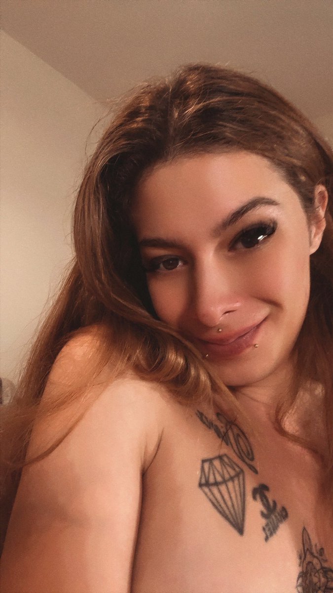 Larissa-TS tweet media