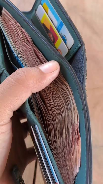 Cowok Simple tweet media