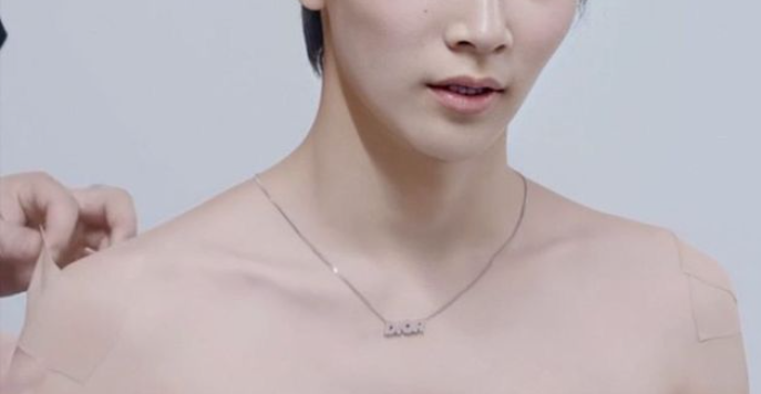 cheolhanglazer's tweet photo. jeonghan's collarbone appreciation post https://t.co/eqW2Bj6NWp