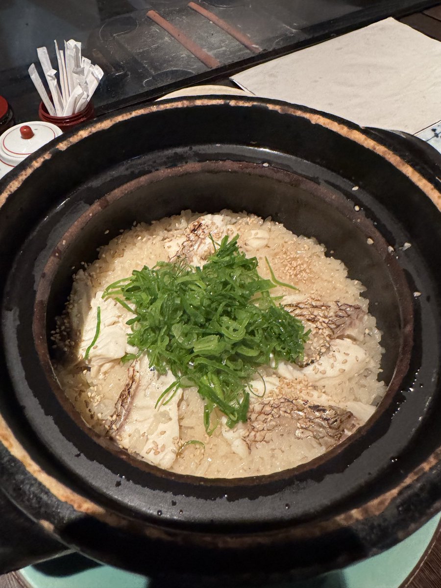 umami_japan1's tweet photo. 渋谷駅宇田川町エリアにある「葱や平吉」に行ってきました！
店名通りの新鮮な葱にまみれた品の数々でどれも美味しくいただけました！
友人と飲んでもよし、カップルでいってもよしと使い勝手の良い居酒屋でとにかく酒が進みます！
外国人のお客さんが来た時にも喜んでもらえそうなお店でした！ https://t.co/Kl3AVjeiSZ