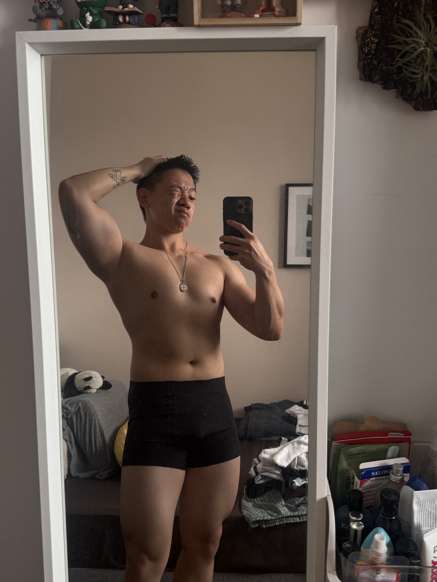 hoeneedsabf tweet media