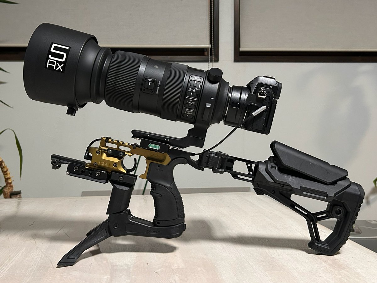 5axCamera's tweet image. 最近のはタクティカルな仕様でサーファーを狙撃しています。
いいSHOOTに喜んでくれます！
#5Ax
#PHOTOGEAR
#CAMERAGEAR
#SURF