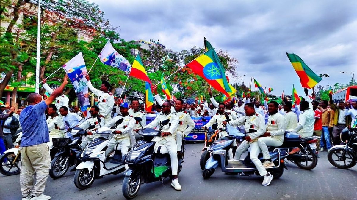 OromiaPParty's tweet photo. #Baatu
Bitootessa 24 Guyyaa injifannoo Saboota fi Sab-lammootaa Itiyoophiyaati!
Hiriirri Guddaan Kabaja Guyyaa Injifannoo Bitootessa 24 Bulchiinsa Magaalaa Baatuutti bifa ho'aan Kabajamaa jira. https://t.co/M2GYv5ACas