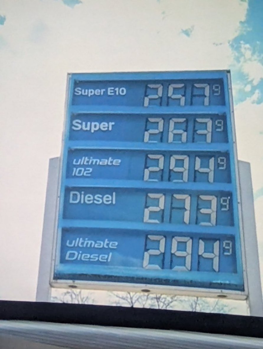 Fräulein Nass tweet media